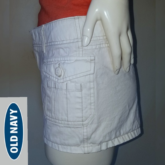 Lots of Leg White Short Shorts TRENDING SPRING 8 - Picture 7 of 7